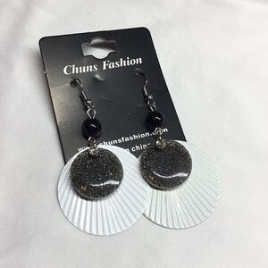 Mock Rock & Seashell Dangle Earrings (H15)